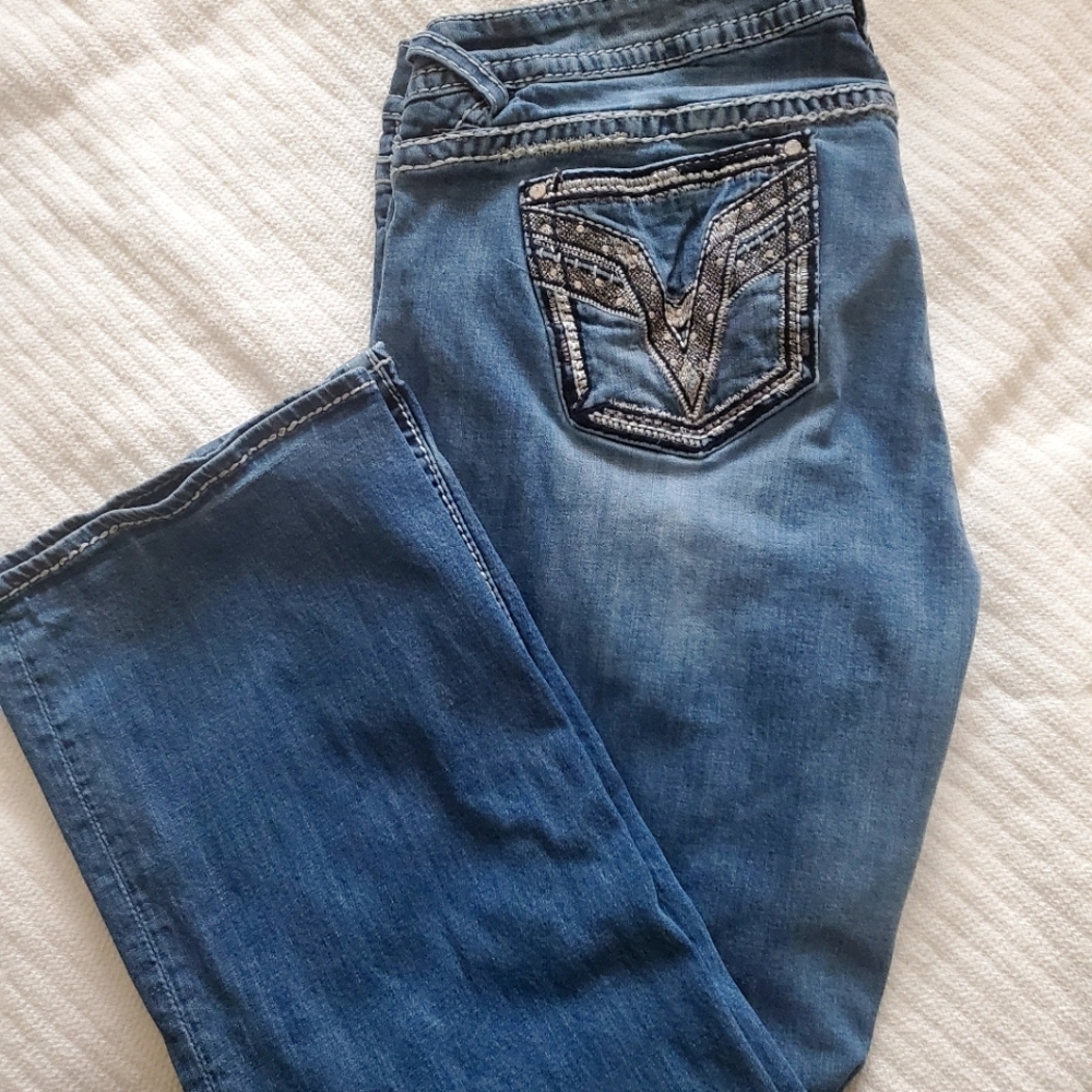 VIGOSS med/light blue Chelsea boot cut distressed jeans. Plus size 24 L-33